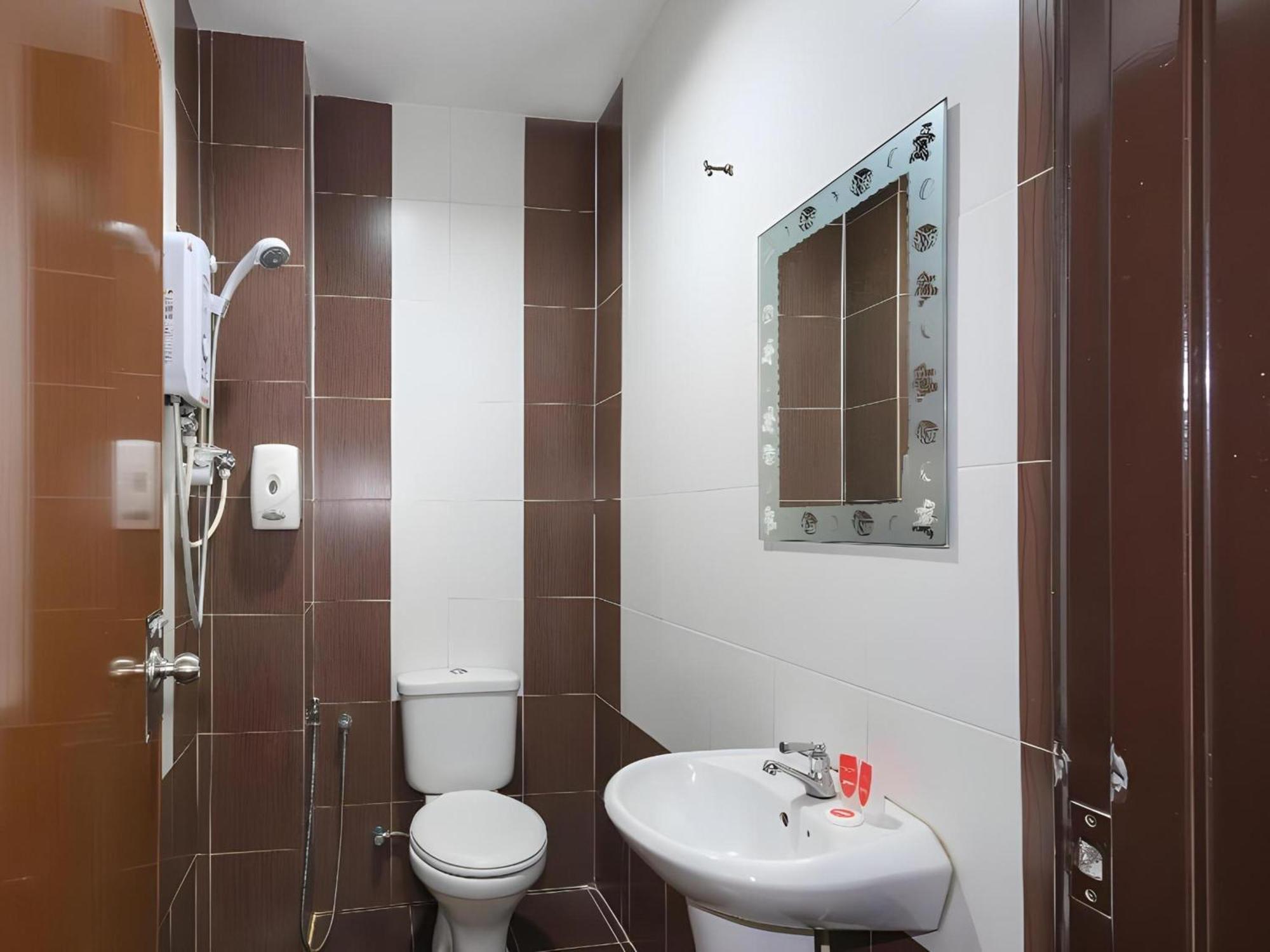 Capital O 812 Hotel Smc Seksyen 13 شاه علام المظهر الخارجي الصورة